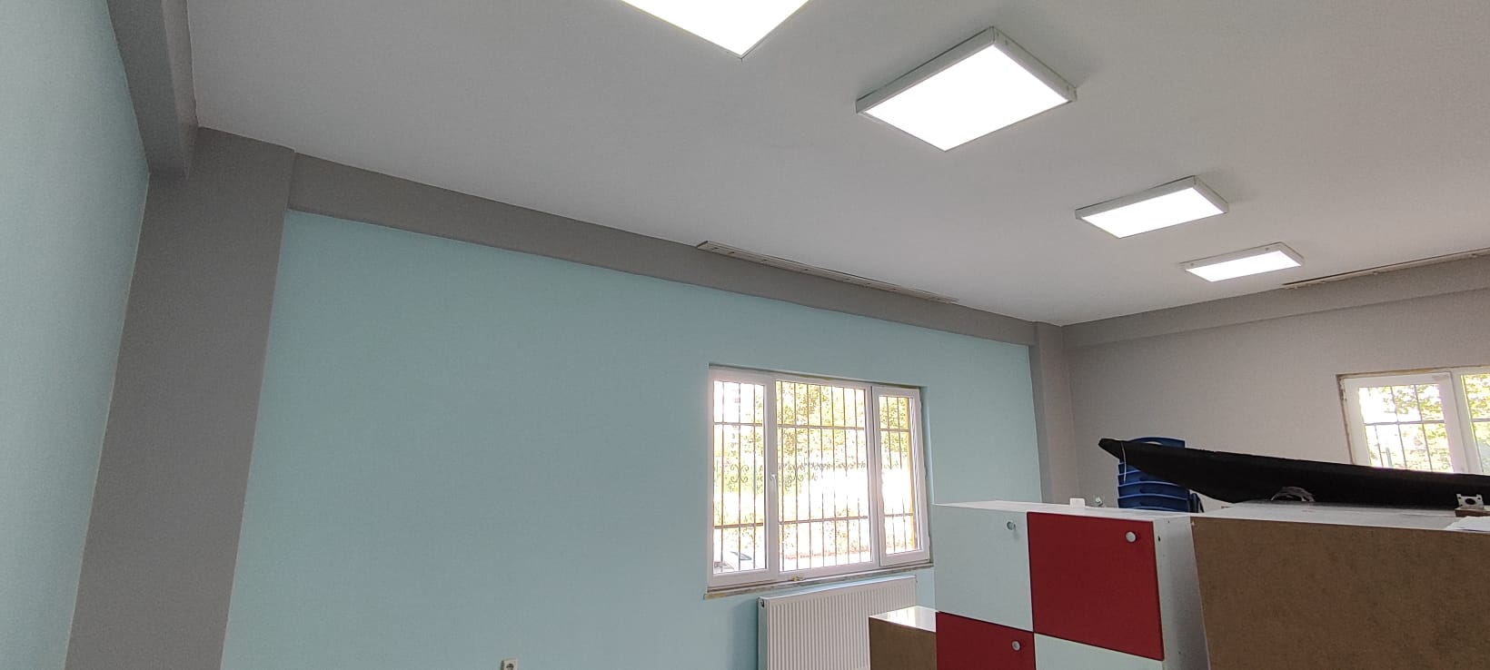 Okul iç mekan açık mavi boya – Diyarbakır